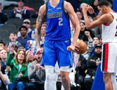 PG电子-包含德罗巴迎来七赛季高光表现，独行侠球迷沸腾！的词条