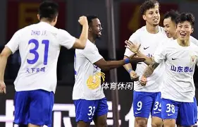 PG模拟器- 游泳总决赛上演强强对话，关东犀牛队大胜皖南飞鹰队，战术调整见效；保级形势悄然变化