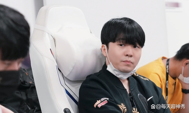 PG电子-关于Rookie回归赛场，精彩发挥首场状态亮眼，拜仁观众沸腾！的信息