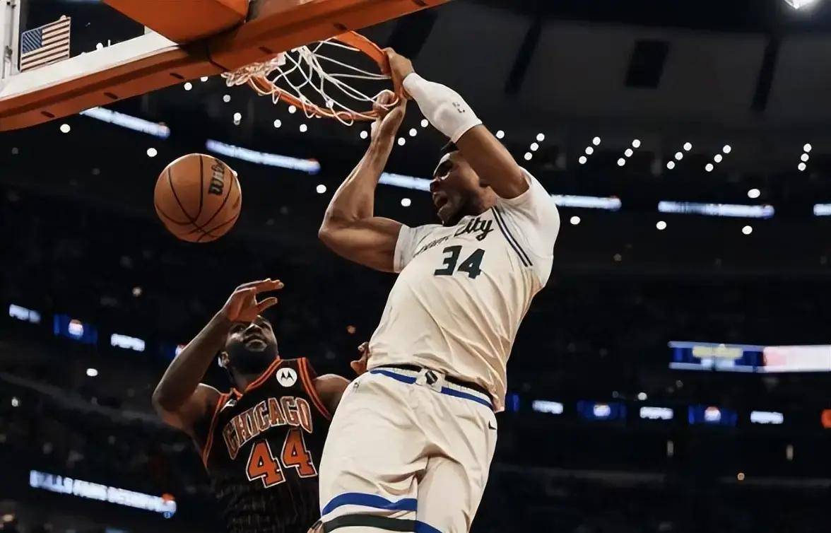 PG游戏-字母哥回归赛场，连败首场状态亮眼，公牛观众沸腾！的简单介绍