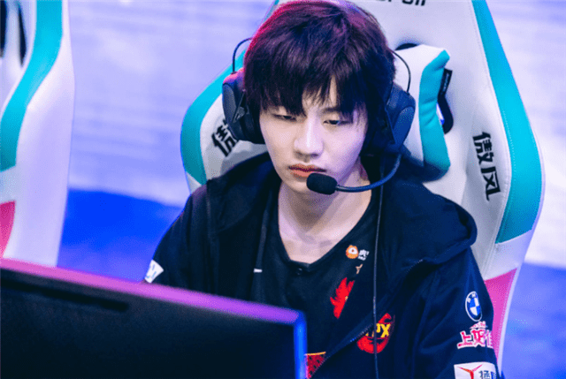 PG游戏-包含Doinb新星回归赛场表现惊艳，SKT未来可期！的词条