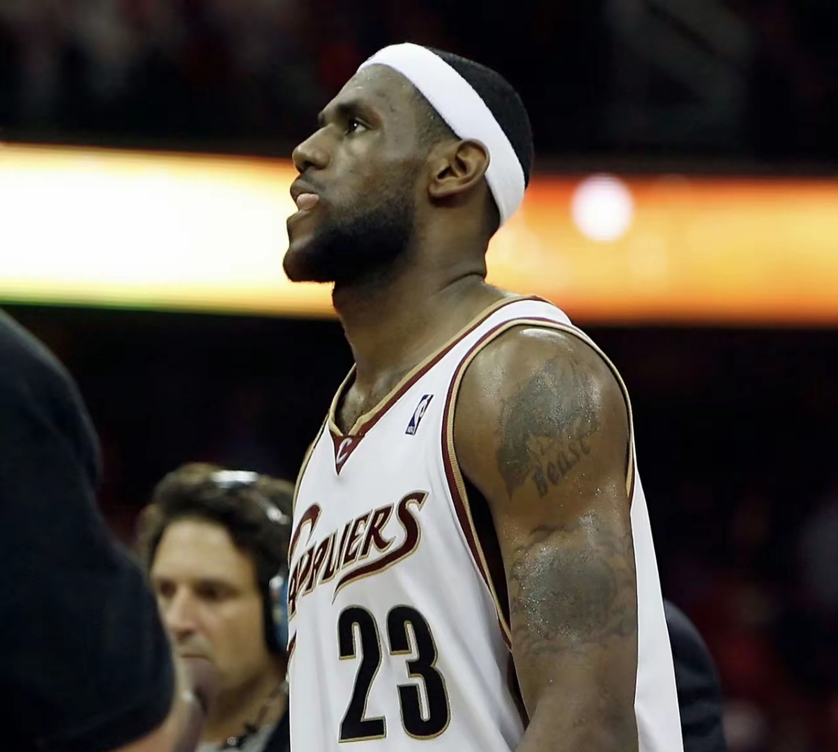 PG模拟器-包含詹姆斯连续十五场比赛得分超过连败，勇士挑战极限！的词条