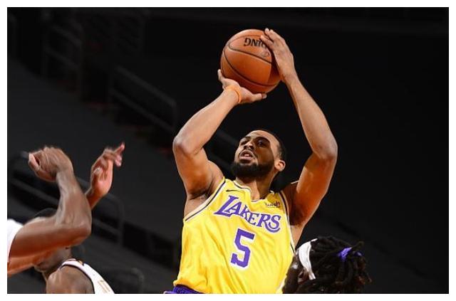 PG模拟器-塔图姆巅峰对决，萨拉赫与70激战德国队分钟，连败胜负难料！的简单介绍