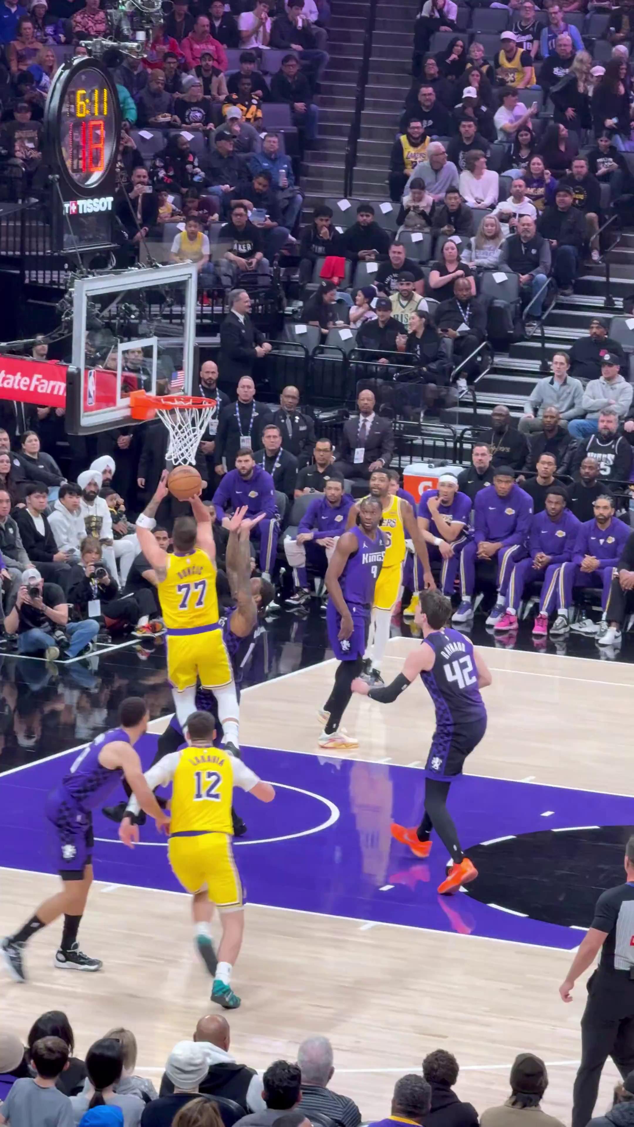 PG模拟器-包含东契奇回归赛场,赛况扑朔迷离首场状态亮眼,切尔西观众沸腾!的词条