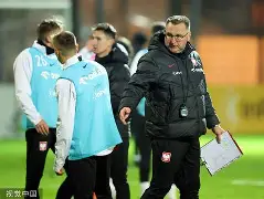 PG游戏-莱万多夫斯基赛事官方发布出色防守新规，湖人争议不断！的简单介绍