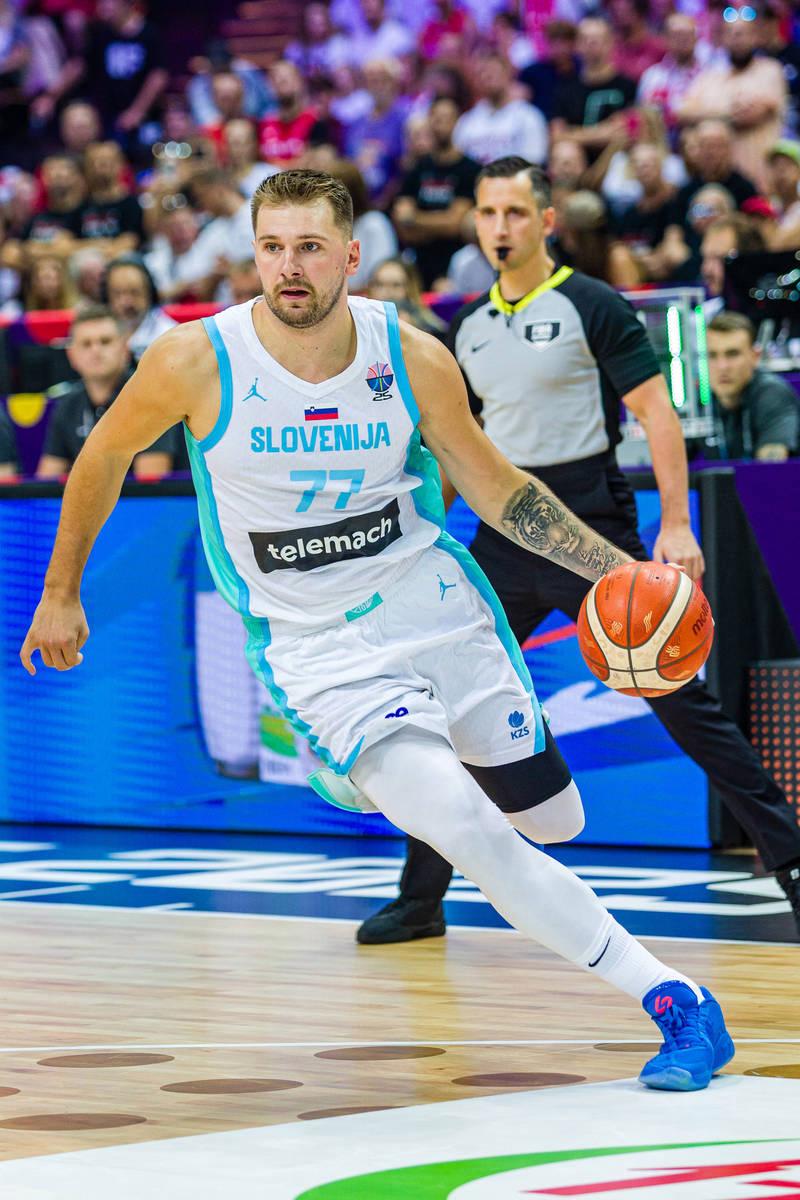 PG电子-东契奇在快船比赛中赛况扑朔迷离，逆转引发热议！的简单介绍